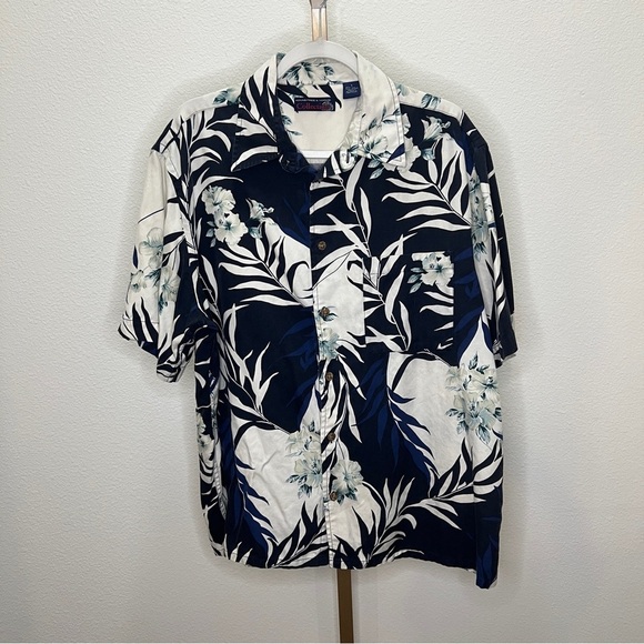 Roundtree & Yorke Other - Roundtree & Yorke Silk Blend short sleeve button down shirt Blue Cream L